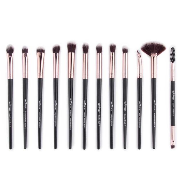 BEAUTY Makeup brush